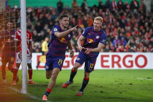 28.10.2025, xtgx, Fussball DFB Pokal 2. Runde, FC Energie Cottbus - RB Leipzig emspor, v.l. Christoph Baumgartner (Leipzig, 14) Jubel, Torjubel, jubelt ueber das Tor, celebrate the goal, celebration (DFL DFB REGULATIONS PROHIBIT ANY USE OF PHOTOGRAPHS as IMAGE SEQUENCES and or QUASI-VIDEO) Cottbus