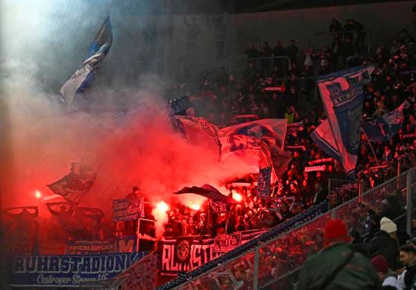 28.10.2025, Fussball DFB-Pokal 2025 2026, 2.Runde, FC Augsburg - VfL Bochum, in der WWK-Arena Augsburg. Die Bochumerfans feiern das 0:1