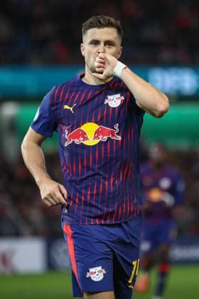 28.10.2025, xtgx, Fussball DFB Pokal 2. Runde, FC Energie Cottbus - RB Leipzig emspor, v.l. Christoph Baumgartner (Leipzig, 14) Jubel, Torjubel, jubelt ueber das Tor, celebrate the goal, celebration (DFL DFB REGULATIONS PROHIBIT ANY USE OF PHOTOGRAPHS as IMAGE SEQUENCES and or QUASI-VIDEO) Cottbus