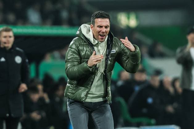 Fussball, DFB-Pokal Saison 2025 2026 2. Runde Borussia Mönchengladbach - Karlsruher SC 28.10.2025, BORUSSIA-PARK Christian Eichner (Trainer Karlsruher SC) Mönchengladbach BORUSSIA-PARK Nordrhein-Westfalen Deutschland