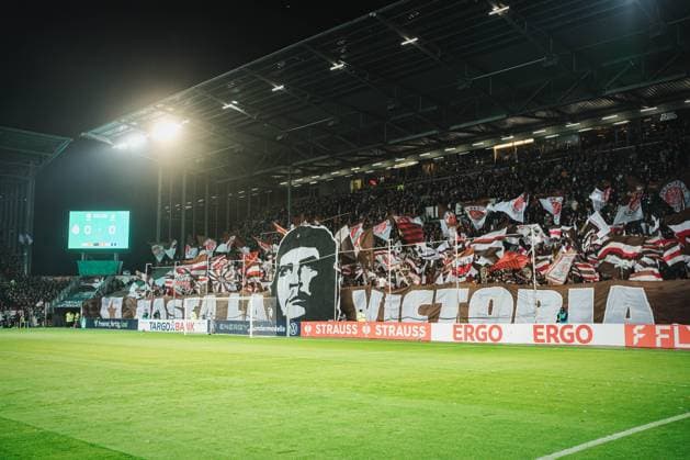 DFB-Pokal: St. Pauli vs. TSG Hoffenheim, 28.10.2025 HAMBURG, GERMANY - OCTOBER 28: Choreo before the DFB-Pokal match between DFB-Pokal: St. Pauli vs. TSG Hoffenheim at Millerntor-Stadion on round 2 of the DFB-Pokal on October 28, 2025 in Hamburg, Germany. DFL REGULATIONS PROHIBIT ANY USE OF PHOTOGRAPHS AS IMAGE SEQUENCES AND OR QUASI-VIDEO. Copyright: xBEAUTIFULxSPORTS Tonhäuserx
