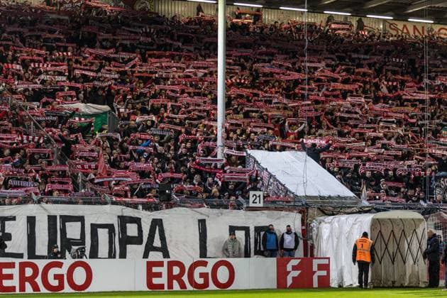 GER, DFB-Pokal, 2. Runde, FC Energie Cottbus - RB Leipzig 28.10.2025, LEAG Energie Stadion, Cottbus, GER, DFB-Pokal, 2. Runde, FC Energie Cottbus - RB Leipzig Fanblock von FC Energie Cottbus Â