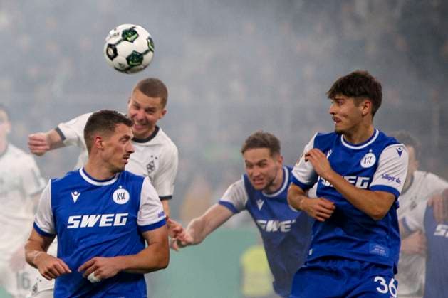 Mönchengladbach, Deutschland, 28.10.25: Nico Elvedi (Borussia Mönchengladbach) erzielt das Tor zum 2:0 waehrend des Spiels der DFB-Pokal 2. Runde zwischen Borussia Mönchengladbach vs Karlsruher SC im Stadion im Borussia Park Mönchengladbach Stadion im Borussia Park North Rhine-Westphalia Germany Copyright: xBrauer-Fotoagenturx xAdrianxSchlx