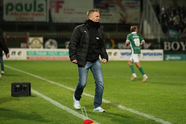 Fußball I Herren I Saison 2025 2026 I Regionalliga Nord I 16. Spieltag I VfB Lübeck - FC St. Pauli II I 28.10.2025 Karsten Neitzel (Trainer, FC St. Pauli II) Lübeck Stadion an der Lohmühle Schleswig-Holstein Deutschland Copyright: xLobeca VivianxPfaffx