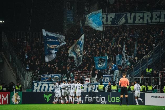 DFB-Pokal: St. Pauli vs. TSG Hoffenheim, 28.10.2025 HAMBURG, GERMANY - OCTOBER 28: celebrating, goal: 1:1 TSG Hoffenheim during the DFB-Pokal match between DFB-Pokal: St. Pauli vs. TSG Hoffenheim at Millerntor-Stadion on round 2 of the DFB-Pokal on October 28, 2025 in Hamburg, Germany. DFL REGULATIONS PROHIBIT ANY USE OF PHOTOGRAPHS AS IMAGE SEQUENCES AND OR QUASI-VIDEO. Copyright: xBEAUTIFULxSPORTS Tonhäuserx