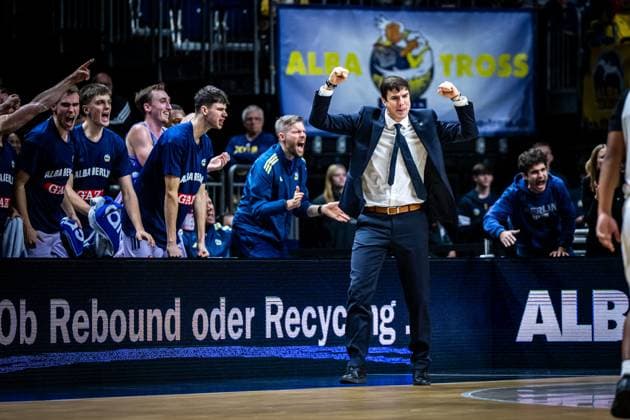 Basketball Berlin 28.10.2025 Saison 2025 2026 Basketball Champions League (BCL) Alba Berlin - ERA Basketball Nymburk Pedro Calles (Alba Berlin, Trainer) Jubel