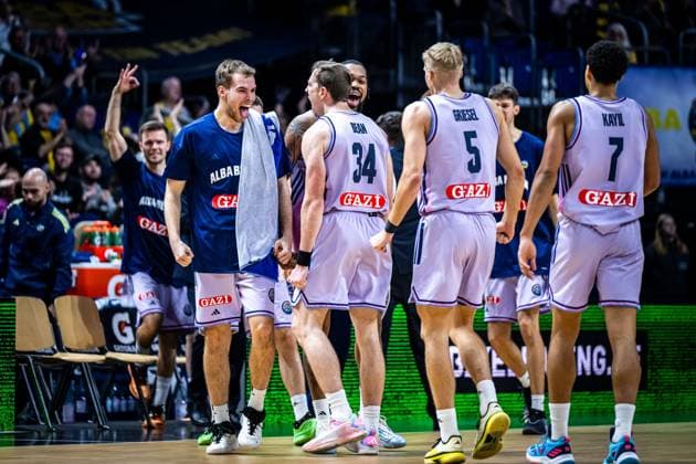 Basketball Berlin 28.10.2025 Saison 2025 2026 Basketball Champions League (BCL) Alba Berlin - ERA Basketball Nymburk Malte Delow (Alba Berlin, No.06) Justin Bean (Alba Berlin, No.34)