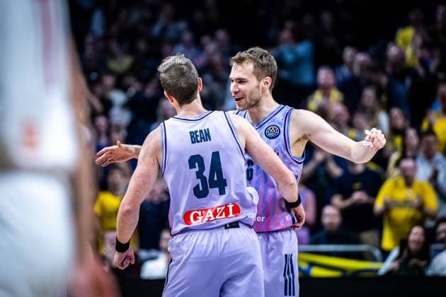 Basketball Berlin 28.10.2025 Saison 2025 2026 Basketball Champions League (BCL) Alba Berlin - ERA Basketball Nymburk Malte Delow (Alba Berlin, No.06) Justin Bean (Alba Berlin, No.34) Jubel