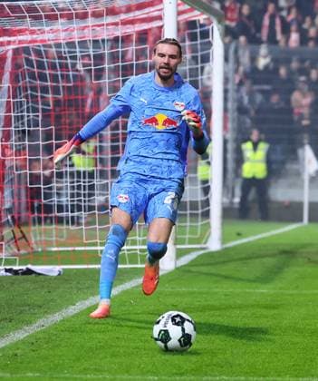 Cottbus - RB Leipzig DFB Pokal Cottbus, 28.10.2025, Stadion der Freundschaft, DFB Pokal, Runde 2 , FC Energie Cottbus vs. RB Leipzig , Im Bild: Torwart Maarten Vandevoordt (26, RB Leipzig). ,