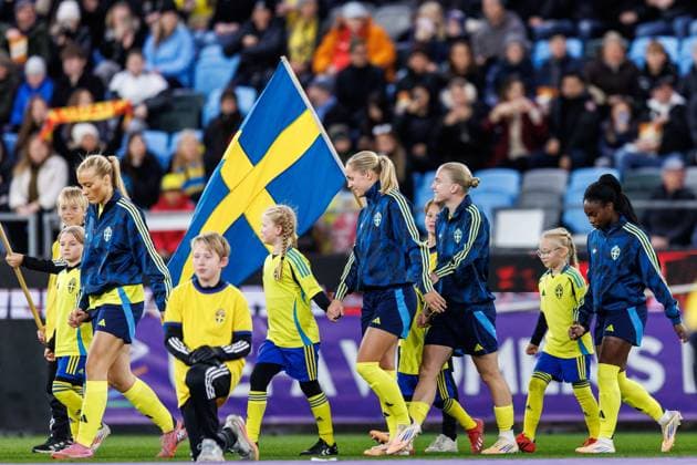 251028 Smilla Holmberg, Hanna Lundkvist, Anna Sandberg and Monica Jusu Bah of Sweden ahead of the Women s Nations League semifinal between Sweden and Spain on October 28, 2025 in Gothenburg. Photo: Michael Erichsen BILDBYRAN COP 89 MI0896 bbeng dam football fotball fotboll nations league semifinal semifinals soccer spain spanien sverige sweden uefa womens nations league Copyright: MICHAELxERICHSEN BB251028MI103