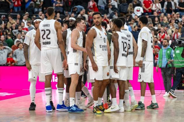 Die Spieler von Real Madrid sind enttaeuscht, FC Bayern Basketball vs. Real Madrid, EuroLeague 7. Spieltag, 28.10.2025 Muenchen Bayern Deutschland