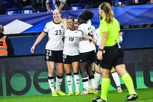 FOOTBALL : France Feminine vs Allemagne Feminine - Ligue des nations - Demi Finale retour - 28 10 2025 Joie des joueurs de l™equipe d™Allemagne aprÃ s le but de Klara Bühl (Allemagne) CaenFrance  Copyright: xBaptistexAutissierx