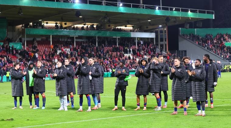 Cottbus - RB Leipzig DFB Pokal Cottbus, 28.10.2025, Stadion der Freundschaft, DFB Pokal, Runde 2 , FC Energie Cottbus vs. RB Leipzig , Im Bild: Leipzig jubelt nach dem Spiel. ,