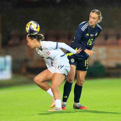 Scotland Women v Switzerland Women International Friendly, Länderspiel, Nationalmannschaft Iman Beney of Switzerland Women (left) competes for the ball with Lauren Davidson of Scotland Women (right) during the International Friendly match at KDM Group East End Park, Dunfermline UK Newspapers OUT Copyright: xFredxPalmerx FIL-22413-0111