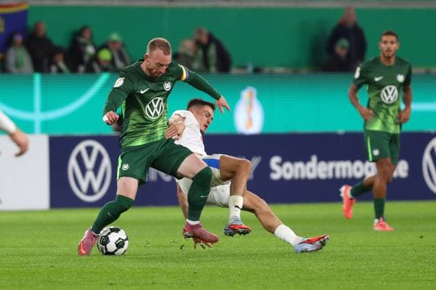VfL vs. Kiel, 2. Runde DFB Pokal Wolfsburg, 28.10.2025, FUßBALL - VfL Wolfsburg vs. Holstein Kiel, 2. Runde DFB Pokal, Saison 2025 26. Maximilian Arnold (VfL Wolfsburg), Wolfsburg