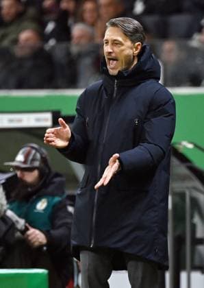 28.10.2025, xjrdrx, Fussball DFB Pokal 2.Runde, Eintracht Frankfurt - Borussia Dortmund v.l. Trainer Nico Kovac (Borussia Dortmund) gibt Anweisungen (DFL DFB REGULATIONS PROHIBIT ANY USE OF PHOTOGRAPHS as IMAGE SEQUENCES and or QUASI-VIDEO) Frankfurt am Main
