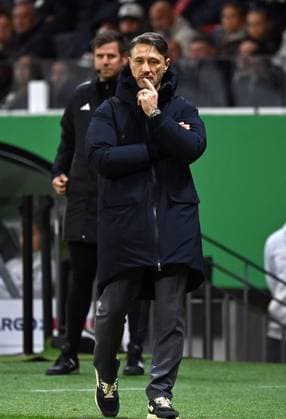 28.10.2025, xjrdrx, Fussball DFB Pokal 2.Runde, Eintracht Frankfurt - Borussia Dortmund v.l. Trainer Nico Kovac (Borussia Dortmund) gibt Anweisungen (DFL DFB REGULATIONS PROHIBIT ANY USE OF PHOTOGRAPHS as IMAGE SEQUENCES and or QUASI-VIDEO) Frankfurt am Main