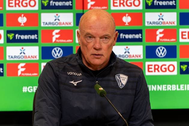 Uwe Rösler (VfL Bochum, Trainer), PK, Pressekonferenz, GER, FC Augsburg vs. VfL Bochum, Fussball, DFB Pokal, 2. Runde, Spielzeit 2025 2026, 28.10.2025, DFL REGULATIONS PROHIBIT ANY USE OF PHOTOGRAPHS AS IMAGE SEQUENCES AND OR QUASI-VIDEO, GER, FC Augsburg vs. VfL Bochum, Fussball, DFB Pokal, 2. Runde, Spielzeit 2025 2026, 28.10.2025, Augsburg Copyright: xEibner-Pressefoto EdwardxCheungx EP_ECG