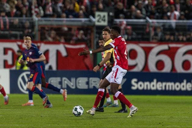 GER, DFB-Pokal, 2. Runde, FC Energie Cottbus - RB Leipzig 28.10.2025, LEAG Energie Stadion, Cottbus, GER, DFB-Pokal, 2. Runde, FC Energie Cottbus - RB Leipzig King Manu (FC Energie Cottbus 2) Â