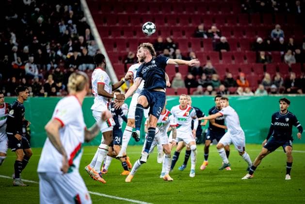 Fussball, Saison 2025 2026, DFB-Pokal, WWK-Arena Augsburg, 2. Runde, FC Augsburg - VfL Bochum, 28.10.2025 28.10.2025, Fussball, Saison 2025 2026, DFB-Pokal, WWK-Arena Augsburg, 2. Runde, FC Augsburg - VfL Bochum, Foto: Lucca Fundel Augsburg WWK-Arena Bayern Deutschland