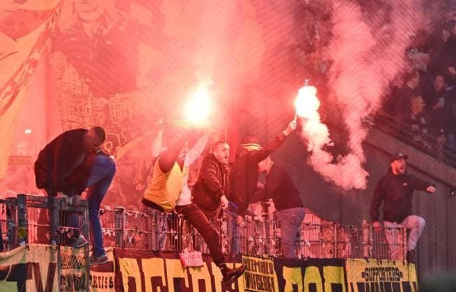 28.10.2025, xjrdrx, Fussball DFB Pokal 2.Runde, Eintracht Frankfurt - Borussia Dortmund v.l. Stimmung Emotionen Jubel Fans Borussia Dortmund (DFL DFB REGULATIONS PROHIBIT ANY USE OF PHOTOGRAPHS as IMAGE SEQUENCES and or QUASI-VIDEO) Frankfurt am Main