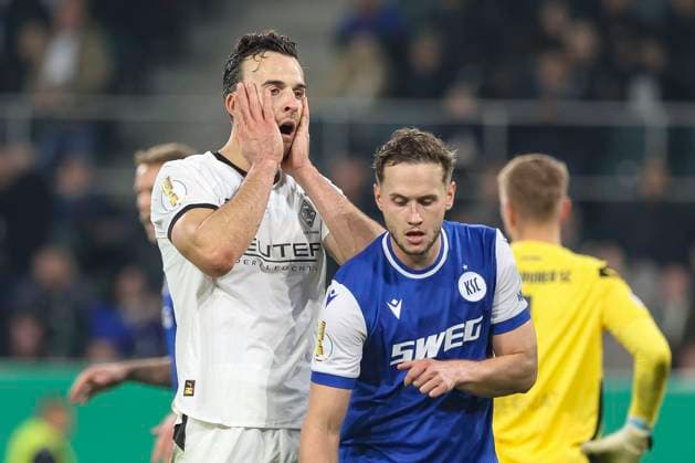 Mönchengladbach, Deutschland, 28.10.25: Haris Tabakovic (Borussia Mönchengladbach) ist enttäuscht waehrend des Spiels der DFB-Pokal 2. Runde zwischen Borussia Mönchengladbach vs Karlsruher SC im Stadion im Borussia Park Mönchengladbach Stadion im Borussia Park North Rhine-Westphalia Germany Copyright: xBrauer-Fotoagenturx xAdrianxSchlx