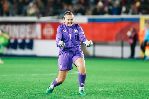 UEFA Women s Nations League: Belgium vs. Ireland, 28.10.2025 LEUVEN, BELGIUM - OCTOBER 28: Grace Moloney (Ireland, 1) celebrates after Abbie Larkin (Ireland, 19) scores the 2:1 during the UEFA Women’s Nations League Relegation Play-Off match between Belgium and Ireland at Den Dreef Stadium onOctober 28, 2025 in Leuven, Belgium Copyright: xBEAUTIFULxSPORTS Freisenx