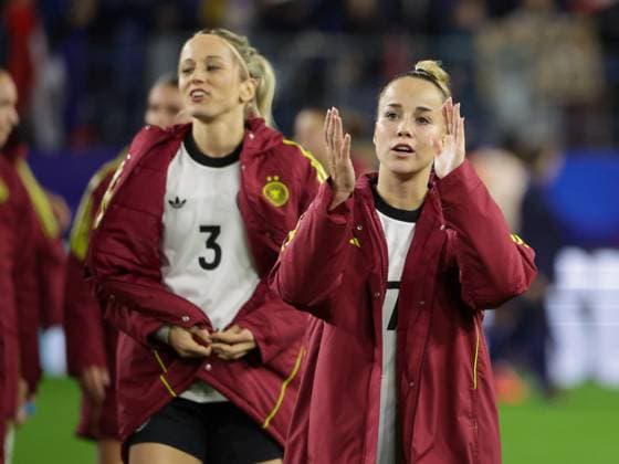 Caen, Frankreich 28. Oktober 2025: UEFA Nations League Women - 2025 2026 - Frankreich vs. Deutschland Im Bild: Giulia Gwinn (Deutschland) beim Abschlussjubel nach dem Sieg gegen Frankreich und damit im Finale der UEFA Women™s Nations League Stade Michel-dÂ Ornano Copyright: xFotostandx xFantinix