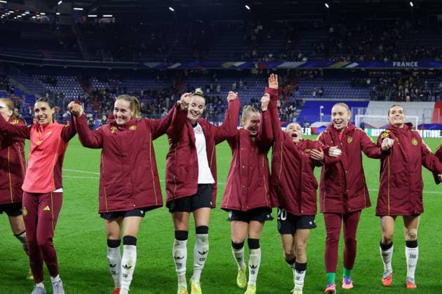 Caen, Frankreich 28. Oktober 2025: UEFA Nations League Women - 2025 2026 - Frankreich vs. Deutschland Im Bild: Die Spielerinnen der deutschen Fußballnationalmannschaft der Frauen beim Abschlussjubel nach dem Sieg gegen Frankreich und damit im Finale der UEFA Women™s Nations League Stade Michel-dÂ Ornano Copyright: xFotostandx xFantinix