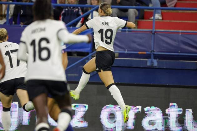 Caen, Frankreich 28. Oktober 2025: UEFA Nations League Women - 2025 2026 - Frankreich vs. Deutschland Im Bild:Torschützin Klara Bühl Buehl (Deutschland) macht das Tor zum 2:1 für Deutschland und jubelt Stade Michel-dÂ Ornano Copyright: xFotostandx xFantinix