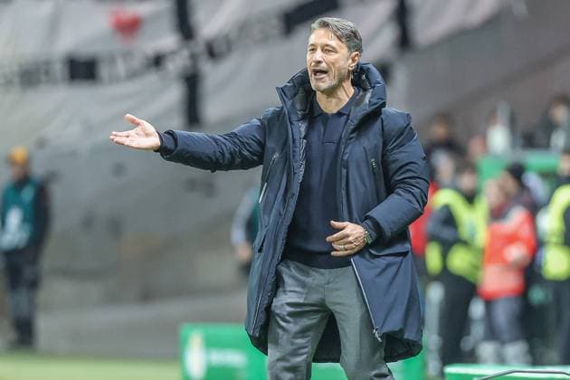 Fußball DFB Pokal - Eintracht Frankfurt - Borussia Dortmund am 28.10.2025 im Deutsche Bank Park in Frankfurt Trainer Niko Kovac (Dortmund) gibt lautstark Anweisungen
