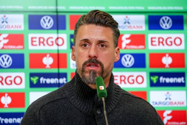 Deutschland: DFB-Pokal 2025 26, 2. Runde - FC Augsburg vs VfL Bochum - WWK Arena (Augsburg): Sandro Wagner (Trainer, FC Augsburg) Augsburg WWK Arena Bayern Deutschland Copyright: xBenedictxChristx