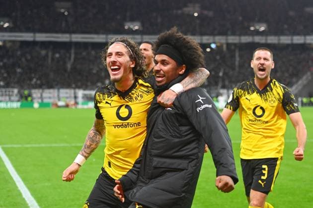 Schlussjubel v.li:Fabio SILVA (Borussia Dortmund),Karim ADEYEMI (Borussia Dortmund), Jubel,Freude,Begeisterung,Aktion. Fussball DFB Pokal , 2.Runde Eintracht Frankfurt - Borussia Dortmund 2-4 i.E am 28.10..2025 , DEUTSCHE BANK PARK Saison 2025 2026,