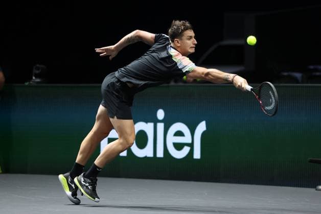 ROLEX PARIS MASTERS TENNIS 2025 Thierry Larret MAXPPP - Nanterre (92) 29 10 2025 Thierry Larret Maxppp. Tennis. Rolex Paris Masters. Paris La Defense, Nanterre (92). Du 25 octobre au 2 novembre 2025. Mercredi 29 octobre 2025. Ugo CARABELLI (ARG) vs Alexander ZVEREV (GER) Nanterre (92) PARIS LA DEFENSE ARENA ILE DE FRANCE FRANCE  Copyright: xMAXPPPxThierryxLarretx TLR202510291799 TLR202510291799