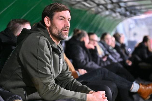 29.10.2025 - Fussball - Saison 2025 2026 - DFB Pokal Vereinspokal - 02. Runde: SpVgg Greuther Fürth ( Kleeblatt ) - 1. FC Kaiserslautern FCK ( Rote Teufel ) - Sportfoto Zink - xwoxzix - regulations prohibit any use of photographs as image sequences and or quasi-video - Thomas Kleine ( Trainer SpVgg Greuther Fürth )
