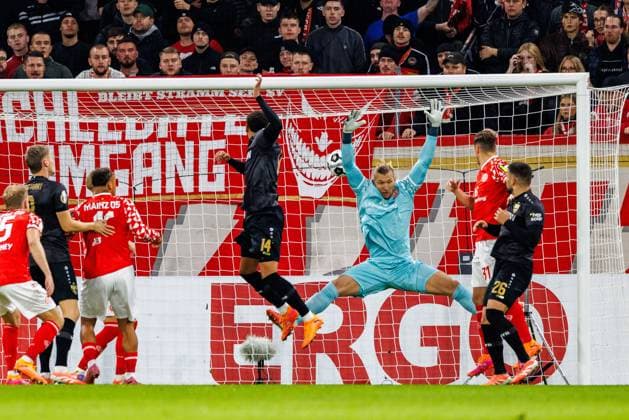 DFB Pokal: 1. FSV Mainz 05 vs. VfB Stuttgart, 29.10.2025 MAINZ, DEUTSCHLAND - OCTOBER 29: Luca Jaquez (VfB Stuttgart, 14) scores and celebrates scoring his team s first goal with teammates during the DFB Pokal match between DFB Pokal: 1. FSV Mainz 05 vs. VfB Stuttgart at MEWA Arena on matchday 2 of the DFB Pokal on October 29, 2025 in Mainz, Deutschland. DFL REGULATIONS PROHIBIT ANY USE OF PHOTOGRAPHS AS IMAGE SEQUENCES AND OR QUASI-VIDEO. Copyright: xBEAUTIFULxSPORTS Hahnex