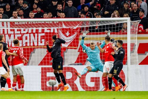 DFB Pokal: 1. FSV Mainz 05 vs. VfB Stuttgart, 29.10.2025 MAINZ, DEUTSCHLAND - OCTOBER 29: Luca Jaquez (VfB Stuttgart, 14) scores and celebrates scoring his team s first goal with teammates during the DFB Pokal match between DFB Pokal: 1. FSV Mainz 05 vs. VfB Stuttgart at MEWA Arena on matchday 2 of the DFB Pokal on October 29, 2025 in Mainz, Deutschland. DFL REGULATIONS PROHIBIT ANY USE OF PHOTOGRAPHS AS IMAGE SEQUENCES AND OR QUASI-VIDEO. Copyright: xBEAUTIFULxSPORTS Hahnex