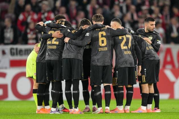 Fußball, DFB Pokal, 20251029, FSV Mainz 05 - VfB Stuttgart. Im Bild Stuttgart schwört sich ein. Mainz MEWA Arena Rheinland-Pfalz Deutschland Copyright: Passion2Press MarkusxFischerx