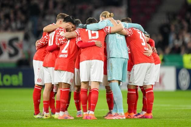 Fußball, DFB Pokal, 20251029, FSV Mainz 05 - VfB Stuttgart. Im Bild Mainz schwört sich ein. Mainz MEWA Arena Rheinland-Pfalz Deutschland Copyright: Passion2Press MarkusxFischerx
