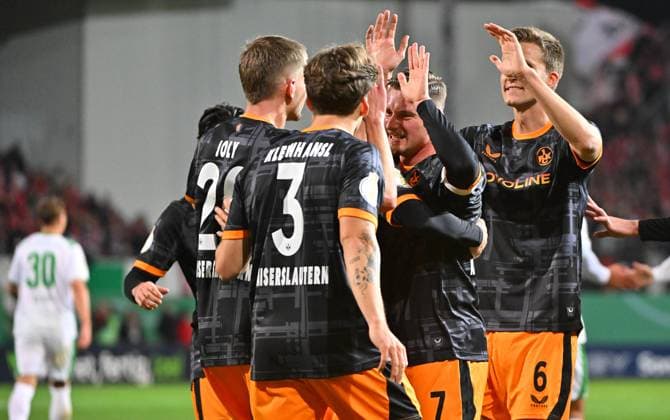 29.10.2025 - Fussball - Saison 2025 2026 - DFB Pokal Vereinspokal - 02. Runde: SpVgg Greuther Fürth ( Kleeblatt ) - 1. FC Kaiserslautern FCK ( Rote Teufel ) - Sportfoto Zink MeZi - xmexzix - regulations prohibit any use of photographs as image sequences and or quasi-video - Torjubel Jubel Freude nach Treffer Tor Torschuß zum 0:1 durch Naatan Skyttä (15, 1. FC Kaiserslautern FCK )