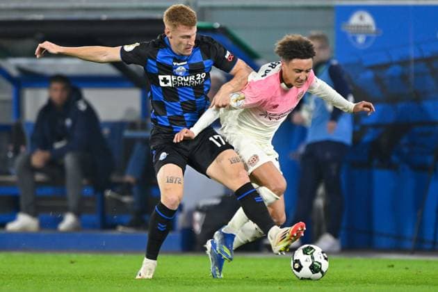 Paderborn, Home Deluxe Arena, 29.10.25, GER, Herren, DFB-Pokal, 2.Runde, Saison 2025-2026, SC Paderborn 07 - Bayer 04 Leverkusen Bild: v.li. im Zweikampf Laurin CURDA (Paderborn) und Eliesse BEN SEGHIR (Leverkusen) DFB regulations prohibit any use of photographs as image sequences and or quasi-video. Nordrhein-Westfalen Deutschland
