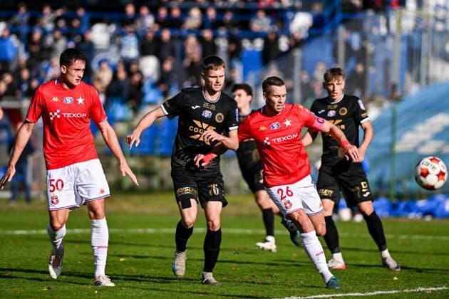 29.10.2025 KRAKOW STADION MIEJSKI UL. PTASZYCKIEGO 4 ( POLAND ) PILKA NOZNA ( FOOTBALL ) STS PUCHAR POLSKI SEZON 2025 2026 ( POLISH CUP 1 16 FINAL ) 1 16 FINALU MECZ HUTNIK KRAKOW - WISLA KRAKOW ( GAME ) NZ PATRYK KIELIS IGOR LASICKI MARIUSZ KUTWA FOTO MICHAL STANCZYK CYFRASPORT NEWSPIX.PL --- Newspix.pl POLAND OUT!  20251029CSMS0021