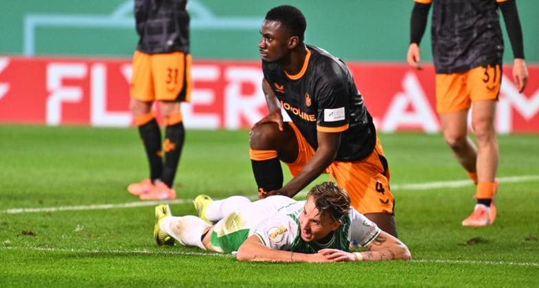 29.10.2025 - Fussball - Saison 2025 2026 - DFB Pokal Vereinspokal - 02. Runde: SpVgg Greuther Fürth ( Kleeblatt ) - 1. FC Kaiserslautern FCK ( Rote Teufel ) - Sportfoto Zink - xwoxzix - regulations prohibit any use of photographs as image sequences and or quasi-video - Felix Klaus (30, SpVgg Greuther Fürth ) nach vergebener Chance Torchance