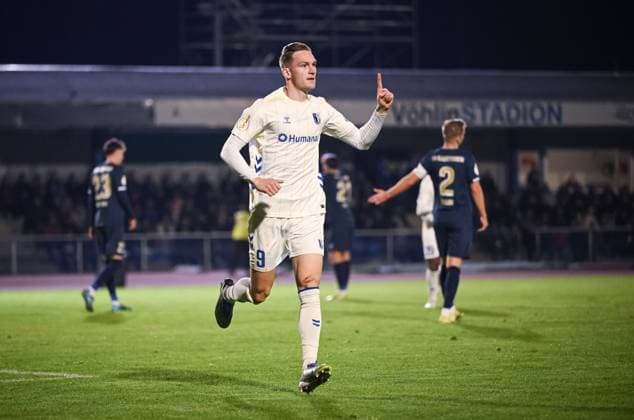 Fussball DFB Pokal 2025 2026 2. Runde 29.10.2025 FV Illertissen - 1. FC Magdeburg JUBEL 1. FC Magdeburg zum 0-1 Torschutze Maximilian Breunig