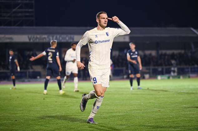 Fussball DFB Pokal 2025 2026 2. Runde 29.10.2025 FV Illertissen - 1. FC Magdeburg JUBEL 1. FC Magdeburg zum 0-1 Torschutze Maximilian Breunig