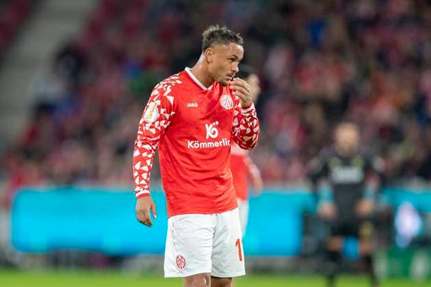 GER, Mainz, Fußball, DFB-Pokal, 2. Hauptrunde, FSV Mainz 05 vs. VFB Stuttgart im Bild v.l.: Armindo Sieb (FSV Mainz 05 11), 29.10.2025, MEWA-Arena Mainz DFB REGULATIONS PROHIBIT ANY USE OF PHOTOGRAPHS AS IMAGE SEQUENCES AND OR QUASI-VIDEO, Copyright: HMBxMedia PaulxFritz