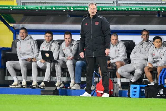 Paderborn, Home Deluxe Arena, 29.10.25, GER, Herren, DFB-Pokal, 2.Runde, Saison 2025-2026, SC Paderborn 07 - Bayer 04 Leverkusen Bild: Trainer Kasper HJULMAND (Leverkusen) DFB regulations prohibit any use of photographs as image sequences and or quasi-video. Nordrhein-Westfalen Deutschland