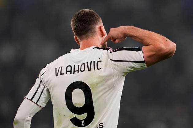 Juventus™s Dusan Vlahovic celebrates after scoring the 1-0 goal for his team during the Serie A soccer match between Juventus Fc and Udinese at the Juventus Stadium in Turin, north west Italy - October 29, 2025. - Soccer  Copyright: xFabioxFerrari LaPressex