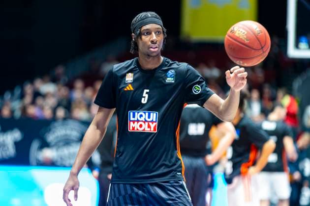 29.10.2025, xomx, Basketball BKT EuroCup 2025 2026, NINERS Chemnitz - ratiopharm ulm v.l. Mohamed Diakite (Ratiopharm Ulm) am Ball. Portrait, Portraet, Chemnitz