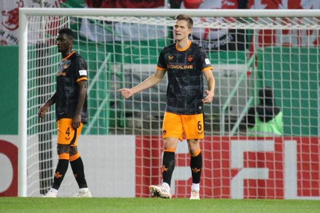 29.10.2025, xmohx, Fussball DFB Pokal 2.Runde, SpVgg Greuther Fuerth - 1-FC Kaiserslautern v.l. Maxwell Gyamfi (1. FC Kaiserslautern) Fabian Kunze (1. FC Kaiserslautern) Enttäuscht, traurig, frustriert (DFL DFB REGULATIONS PROHIBIT ANY USE OF PHOTOGRAPHS as IMAGE SEQUENCES and or QUASI-VIDEO) Fuerth